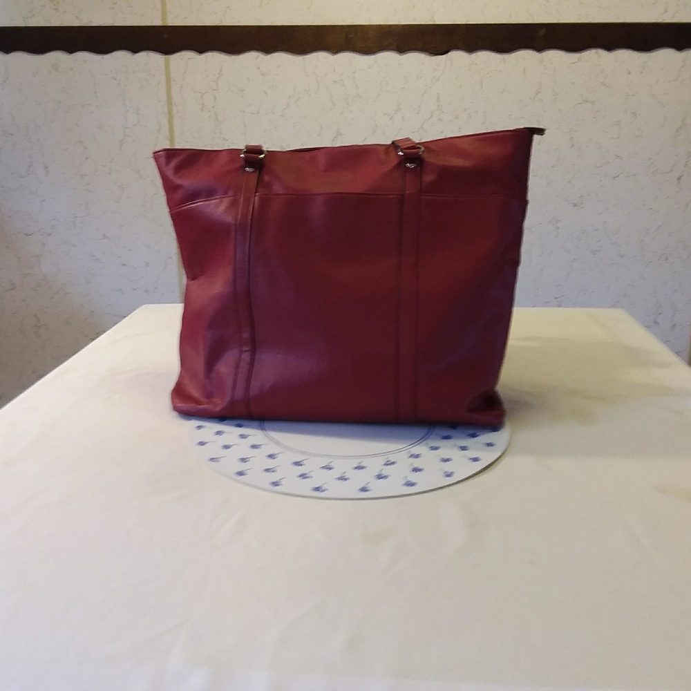 Bueno Burgundy Bag - Picture 3 of 10